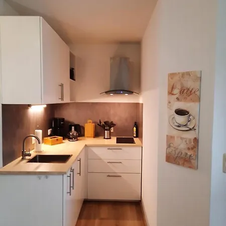 Schneeweisschen An Der Therme *